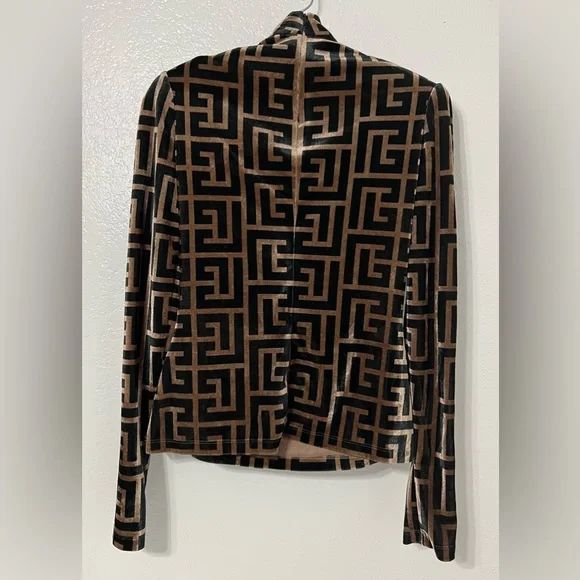Balmain Paris Velvet Monogram Logo Top Size 40 NWOT Designer Long Sleeve Luxury - Picture 3 of 8